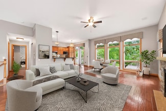 1420 Summit Shores Dr, Burnsville, MN 55306