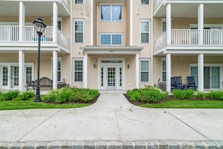 802 Center Meadow Ln Unit 802, Danbury, CT 06810