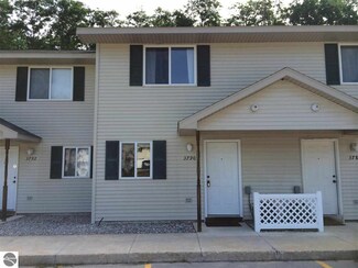 3790 Vale Dr, Traverse City, MI 49686