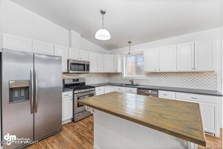 1971 S Rue de la Paix Loop, Wasilla, AK 99623