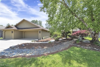 32539 Bridgestone Dr, North Ridgeville, OH 44039