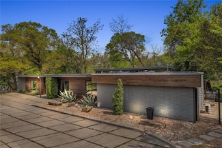 2517 Wooded Acres Dr, Waco, TX 76710