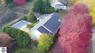1326 Farmington Dr, Traverse City, MI 49696