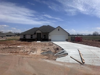 213 Hope Ave, Shawnee, OK 74804
