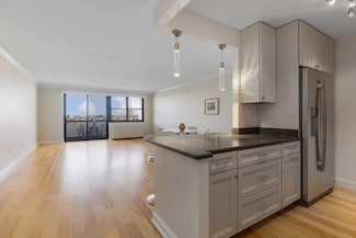 8 Whittier Place Unit 15A, Boston, MA 02114