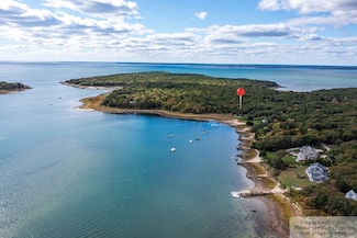 89 Harbor Dr, Pocasset, MA 02559
