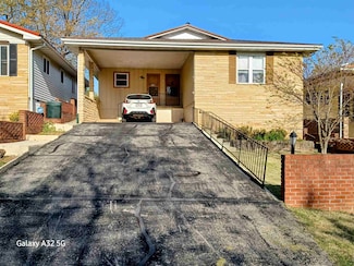 312 Royal Dr, Horseshoe Bend, AR 72512