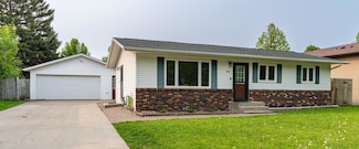 2931 Columbine Ct, Grand Forks, ND 58201
