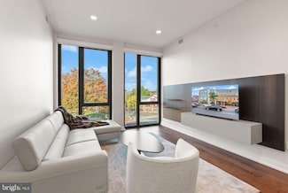 1111 Pennsylvania Ave SE Unit 304, Washington, DC 20003