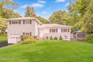 11 Walker Ct, Greenwich, CT 06831