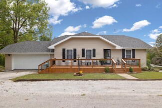 1404 E Sycamore St, Ozark, MO 65721