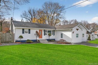 10 Meier Rd, Poughkeepsie, NY 12603