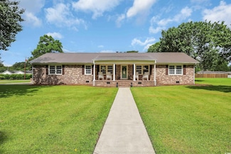 312 S Poplar Ave, Andrews, SC 29510