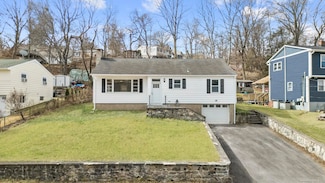 32 Blackberry Rd, Danbury, CT 06811