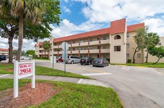 2951 Sunrise Lakes Dr E Unit 211, Sunrise, FL 33322