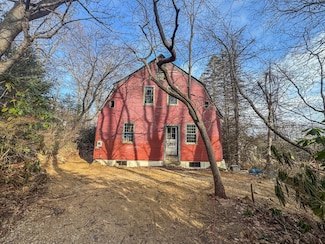 203 Chamberlain Hill Rd, Barre, MA 01005