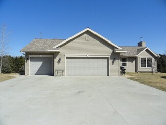 W7414 Fawn Ave, Oxford, WI 53952