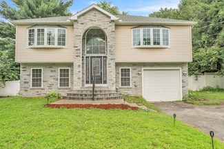15 Bailey St, Agawam, MA 01001