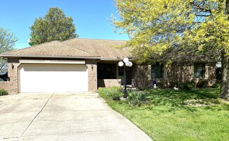 438 Meadow Dr, Danville, IN 46122