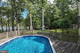 312 Eagle Hill Rd, Pasadena, MD 21122