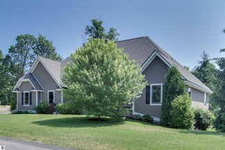 4393 Apple Tree Ln, Traverse City, MI 49685