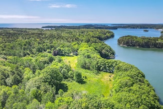 69 Hamalainen Rd, Spruce Head, ME 04859
