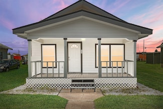 522 W Broad St, Freeport, TX 77541