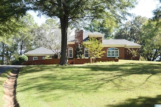 810 Dearmanville Dr N, Anniston, AL 36207