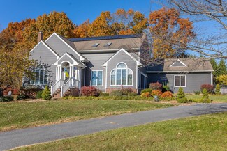 1015 Woodmont Dr, Staunton, VA 24401
