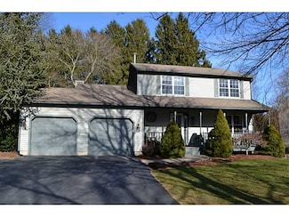 16 Polo Dr, Saunderstown, RI 02874