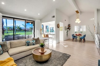 31 Blue River Dr, Palm Desert, CA 92211