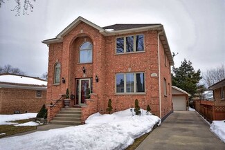 8123 N Ozark Ave, Niles, IL 60714
