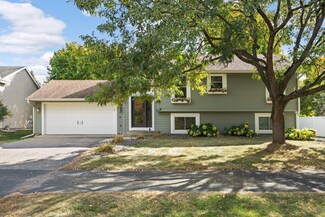 8576 Pineview Ln N, Maple Grove, MN 55369