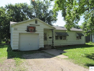 1003 Highland St, La Monte, MO 65337