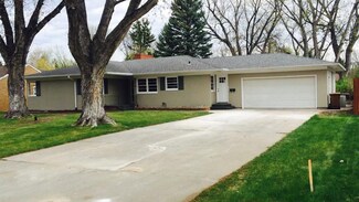 1758 Mcclellan Dr, Huron, SD 57350