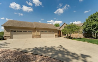 1315 Wicklow Ln SW, Rochester, MN 55902