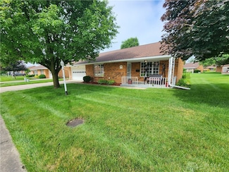 6805 Willow Creek Dr, Dayton, OH 45424