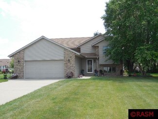 327 Cardinal Dr, Mankato, MN 56001