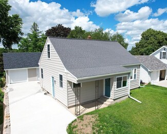 708 W Jefferson St, Waupun, WI 53963