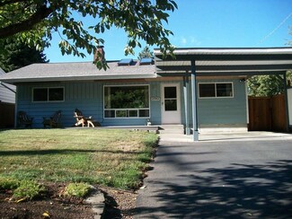 2542 NE 178th St, Lake Forest Park, WA 98155