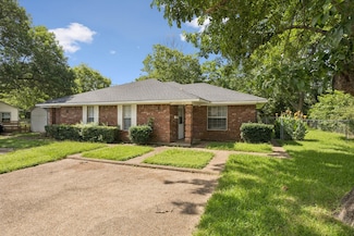 1104 & 1106 E High St, Terrell, TX 75160