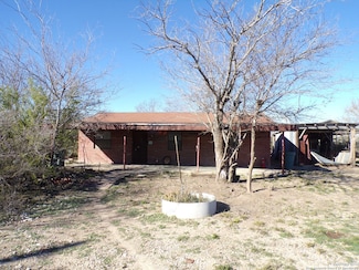 179 Windmill Rd, Uvalde, TX 78801