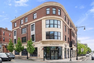 69 Walnut St Unit 4, Brookline, MA 02445