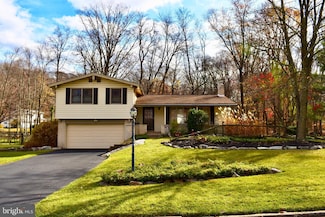 2565 Martin Rd, Willow Grove, PA 19090