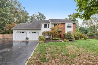 24 Rozlyn Ct, Eatontown, NJ 07724