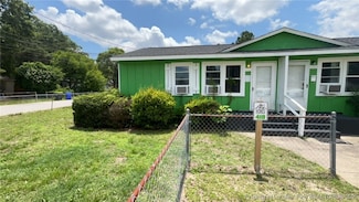 418 Lake Ave, Spring Lake, NC 28390