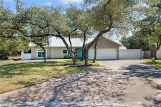 610 Bent Tree St, Rockport, TX 78382