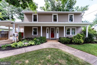 7422 Brad St, Falls Church, VA 22042