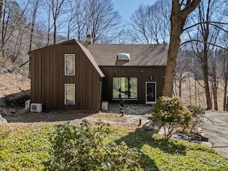 200 Chestnut Ridge Rd, Mount Kisco, NY 10549