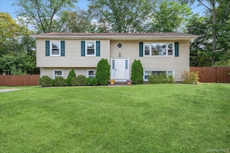 69 Carolina Dr, New City, NY 10956